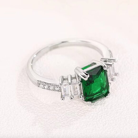 NEW 14k White Gold Emerald Diamond Ring Band - Picture 4 of 4